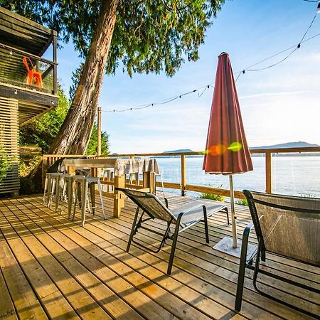Waterfront Cottage With Superb Coastline Views West Vancouver Εξωτερικό φωτογραφία