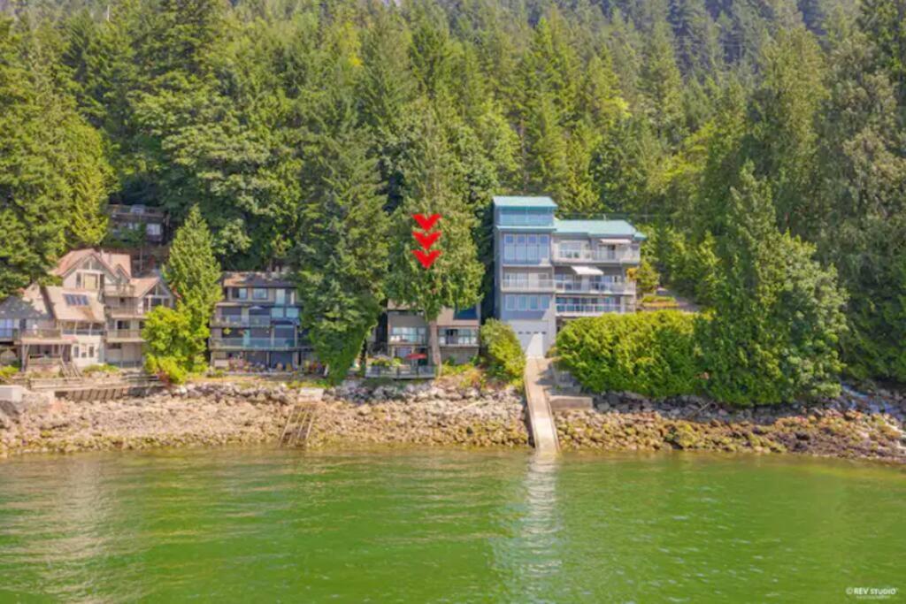 Waterfront Cottage With Superb Coastline Views West Vancouver Εξωτερικό φωτογραφία