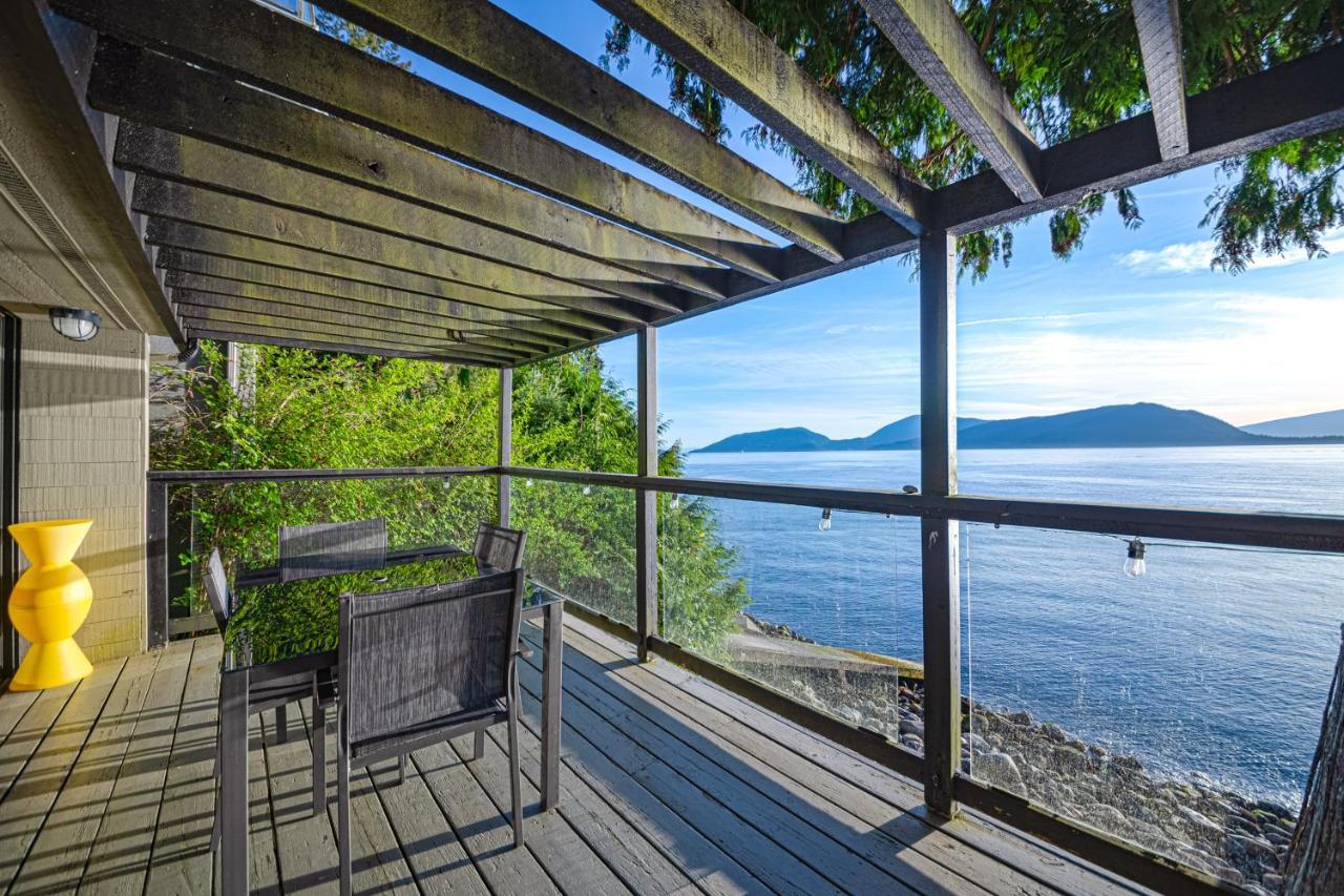 Waterfront Cottage With Superb Coastline Views West Vancouver Εξωτερικό φωτογραφία