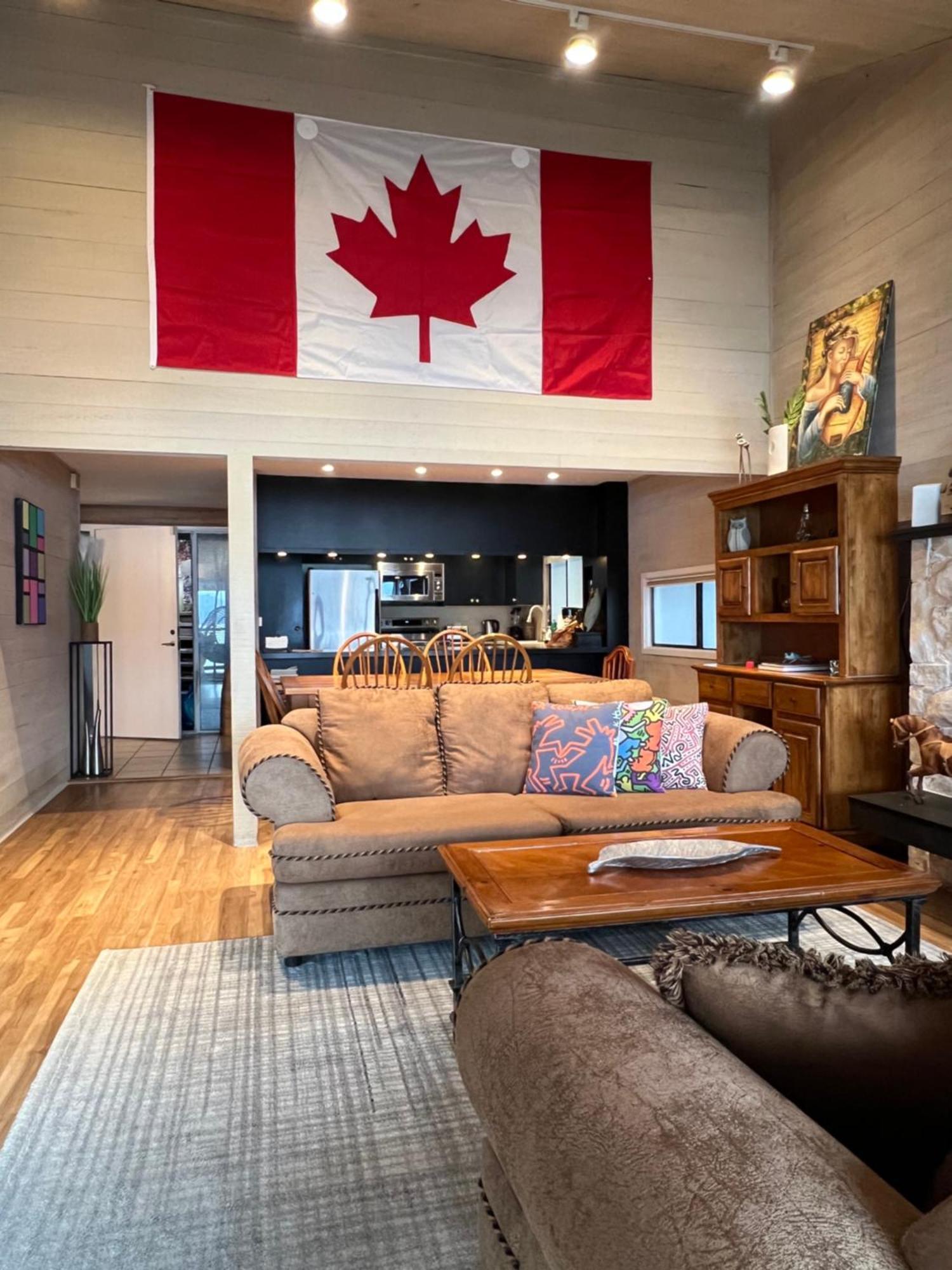 Waterfront Cottage With Superb Coastline Views West Vancouver Εξωτερικό φωτογραφία